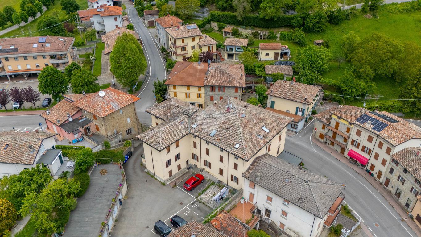 Bilocale in Strada Massese Lagrimone 252, Tizzano Val Parma