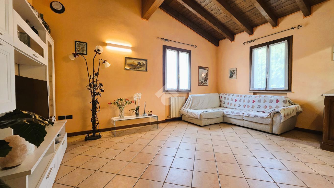 Trilocale in Via Cavour 32, Bagnolo San Vito