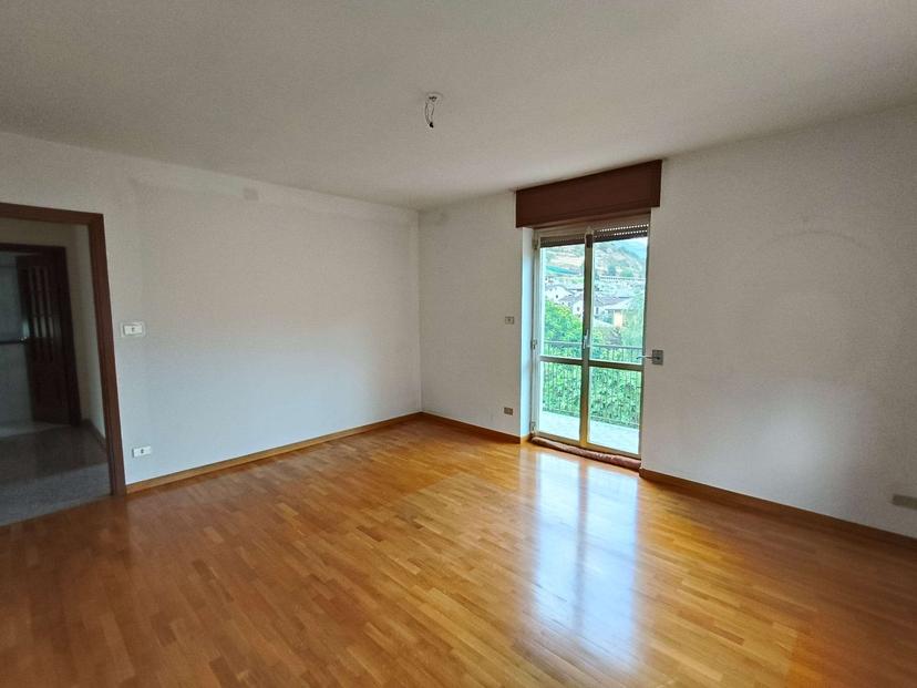 Villa bifamiliare in Via Martinet, Nus — foto 4 di 5