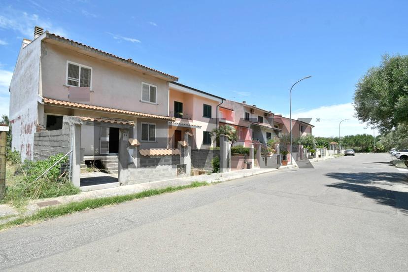 Villa a schiera in Via Can. Bonu 13, Santa Giusta