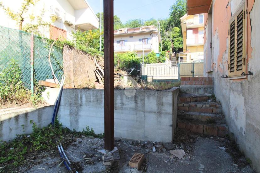 Casa indipendente in Viale Europa 6, Teramo — foto 4 di 5