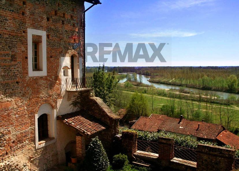 Castello in Via XXV Aprile, Castelletto Cervo — foto 3 di 5