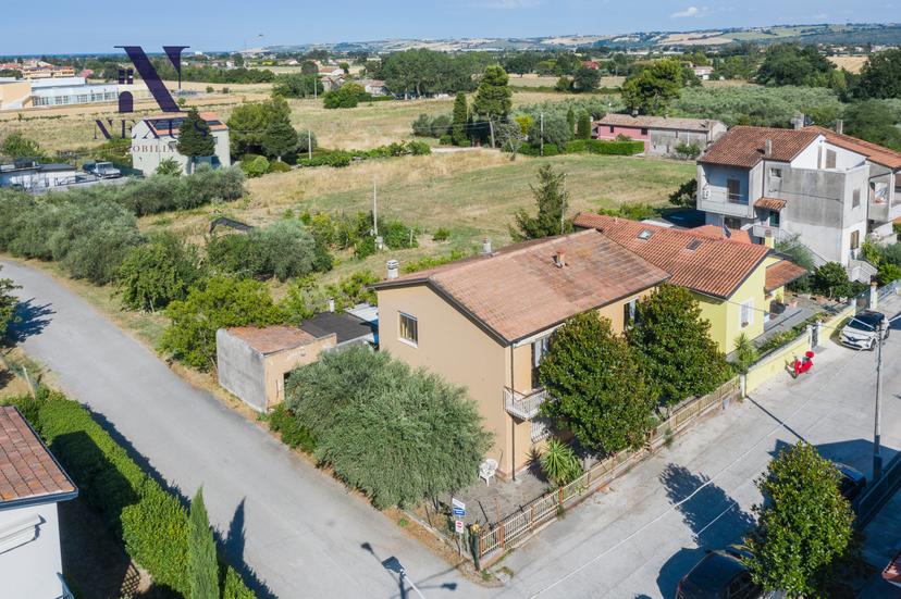 Casa indipendente in Via Tevere, Fano — foto 4 di 5