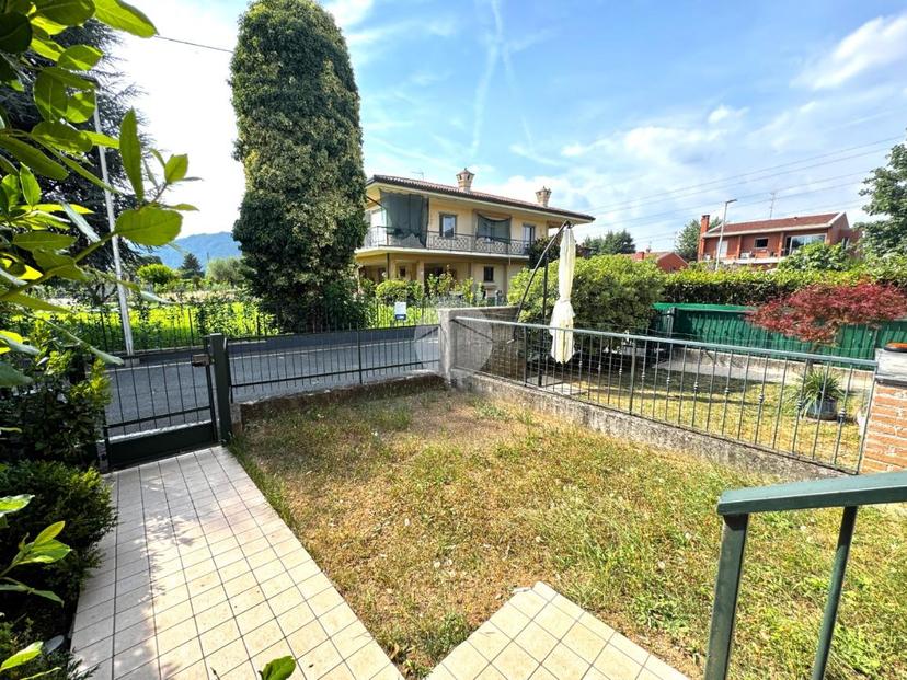 Trilocale in Via Giacinto Gaggia, Capriolo — foto 4 di 5