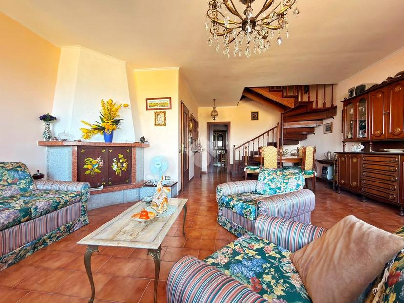 Casa indipendente in Via Rocca, Fossato di Vico — foto 4 di 5