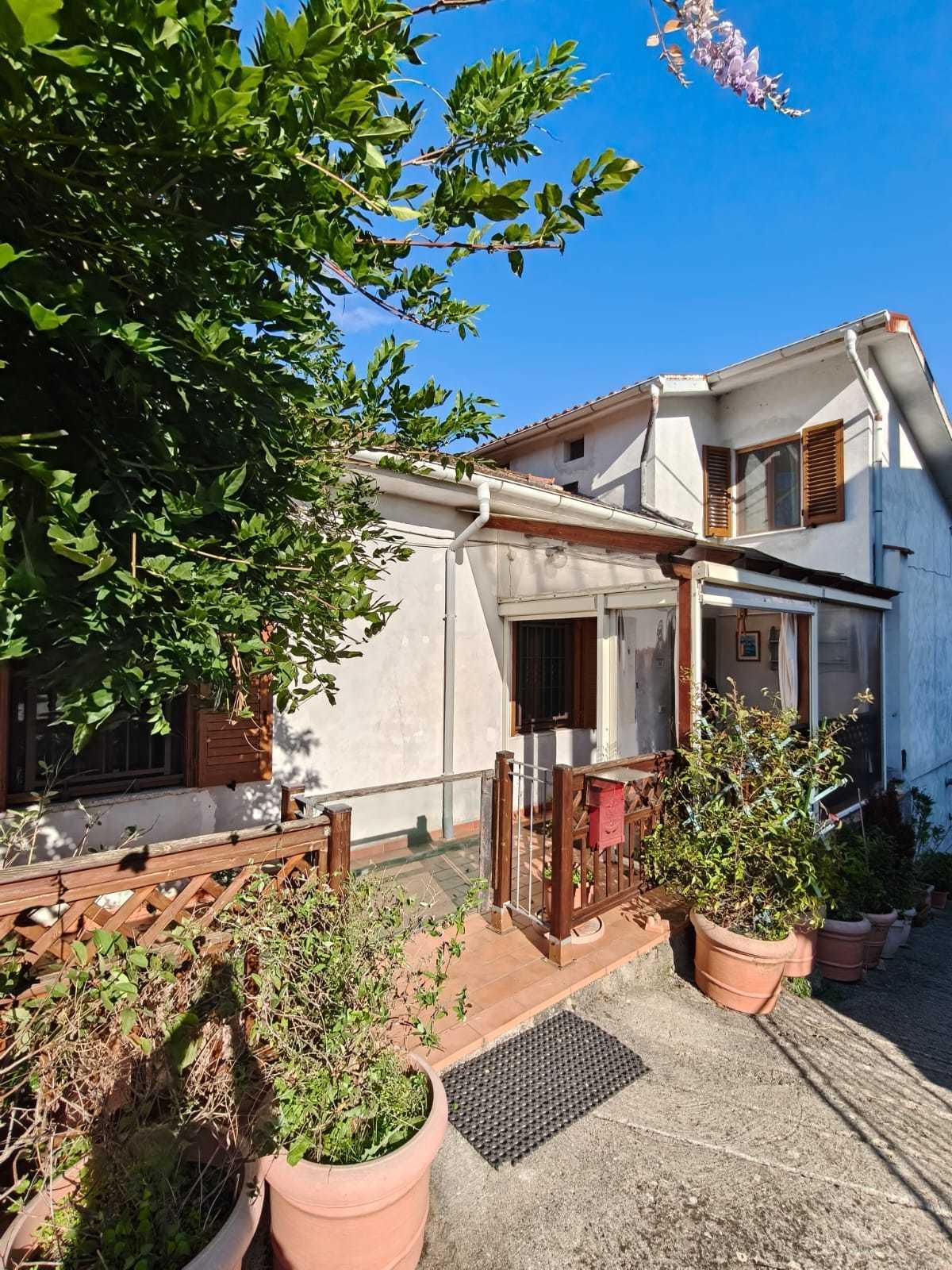 Villa a schiera, Fivizzano