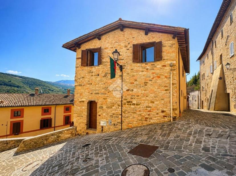 Casa indipendente in Via Tullio Pontani 21, Nocera Umbra — foto 2 di 5