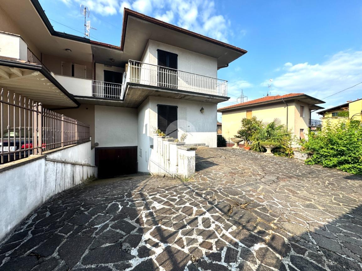 Villa in Via Dante Alighieri 8, Capriolo