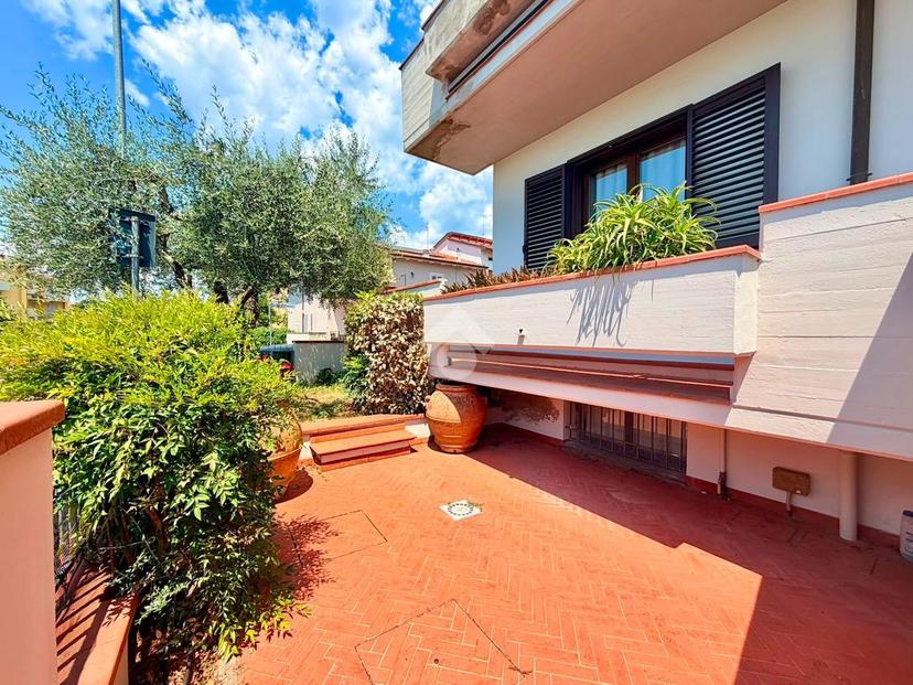 Casa indipendente in Via Giosuè Carducci 24, Montemurlo — foto 2 di 5