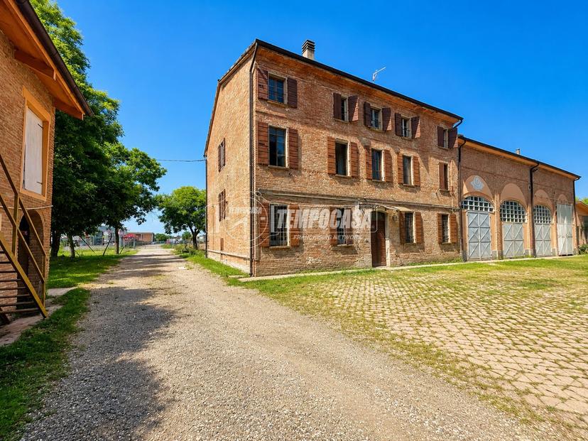 Casa indipendente in Strada Porto 17, Reggiolo — foto 3 di 5