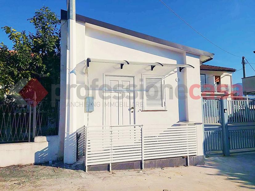 Casa indipendente in Via Casilina Sud, Piedimonte San Germano — foto 3 di 5
