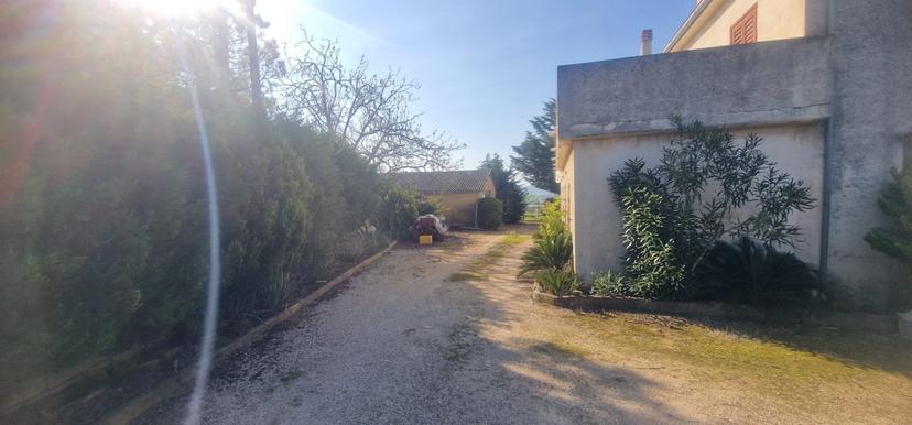 Casale in Direzione Quattro Strade Elice, Città Sant'Angelo — foto 2 di 5