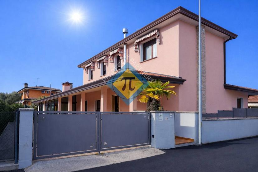 Casa indipendente in Via Maniago 6, Cordenons — foto 5 di 5