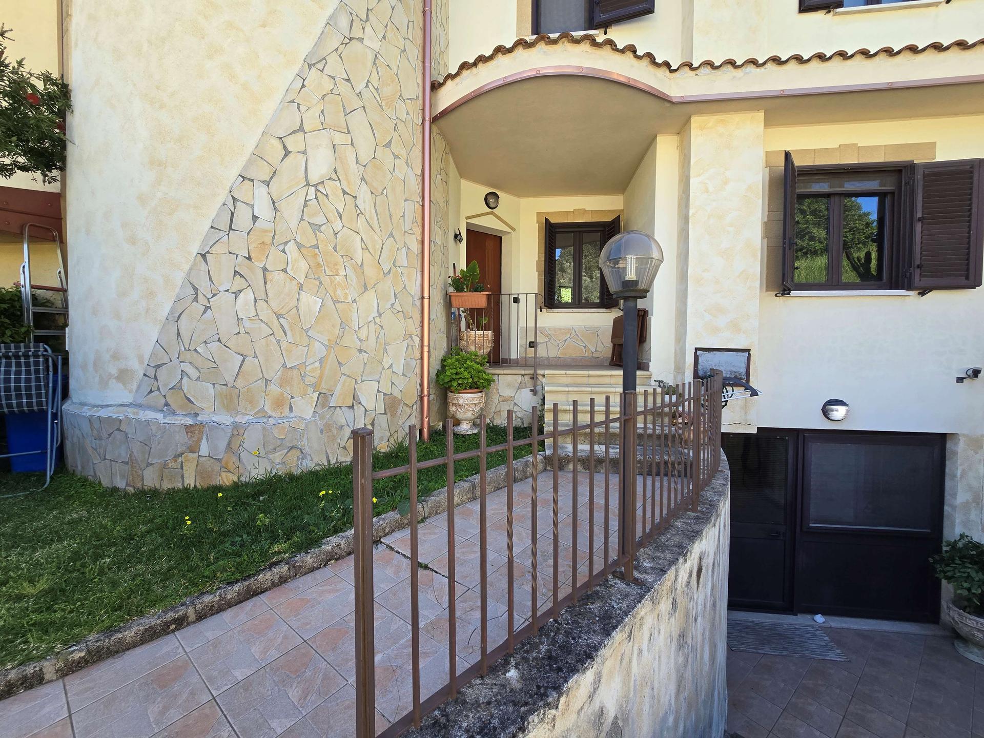 Villa a schiera in Via S. Pio da Pietrelcina, Settingiano