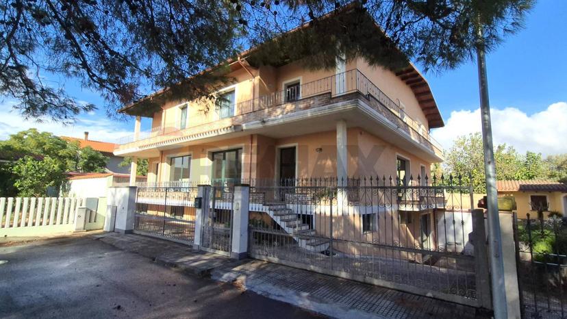 Casa indipendente, Simaxis — foto 3 di 5