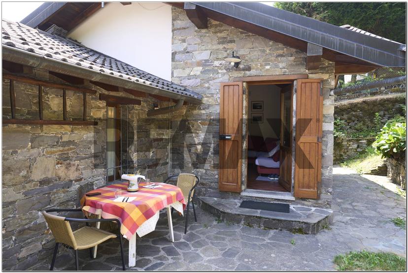 Villa in Via Sant\' Antonio 9, Maccagno con Pino e Veddasca