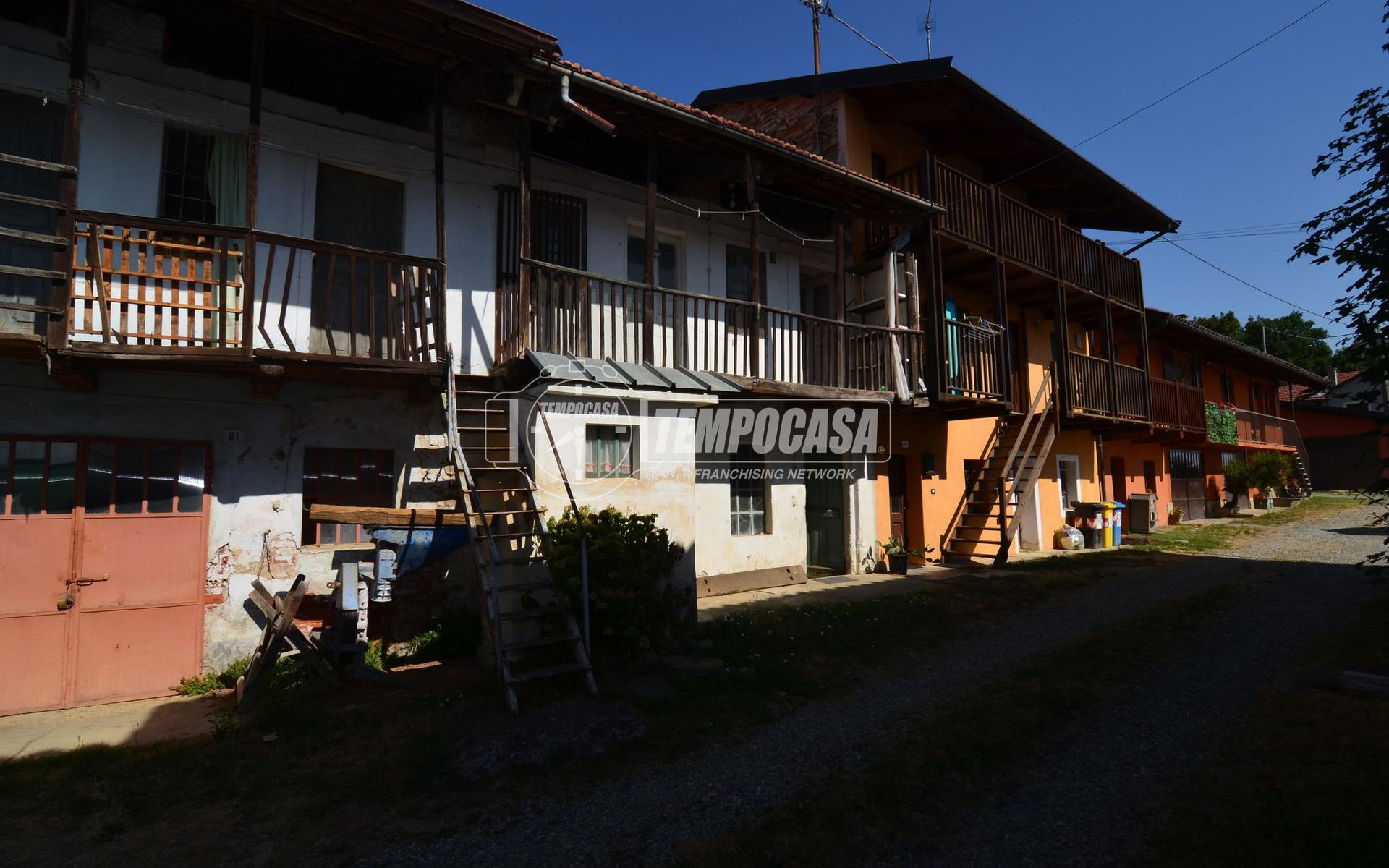 Casa indipendente in Borgata Gerbido 97/Arsun , Rocca Canavese