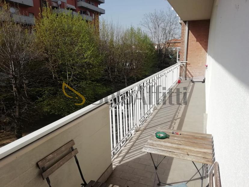 Stanza in appartamento in Via Marco Polo, Modena