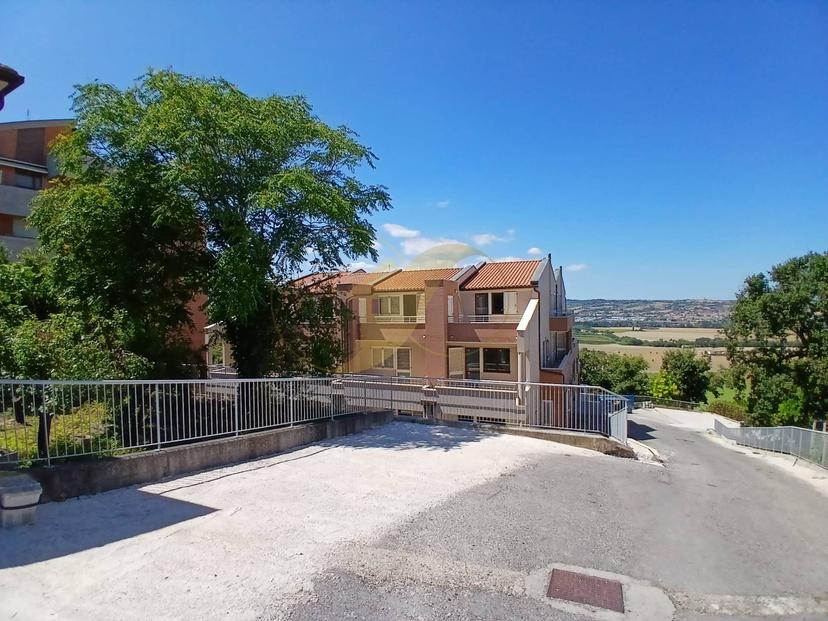 Trilocale in Via Dante Alighieri 3, Sant'Elpidio a Mare — foto 3 di 5