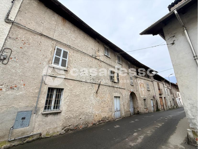 Villa a schiera in Via Gaetano Zuccone 16, Quarona — foto 2 di 5