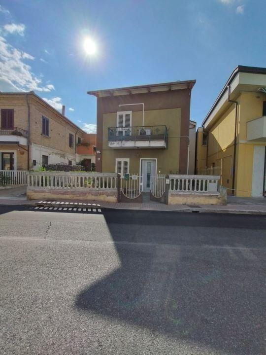 Villa in Via Gabriele d'Annunzio 21, Cepagatti