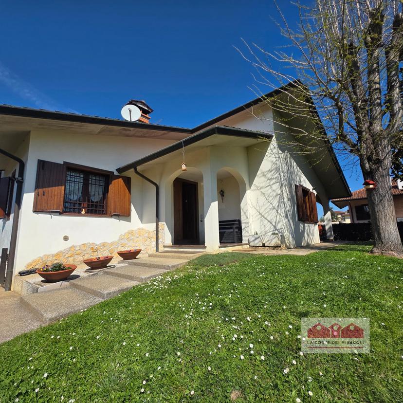 Casa indipendente in Viale Francesco Crispi, Costabissara — foto 5 di 5
