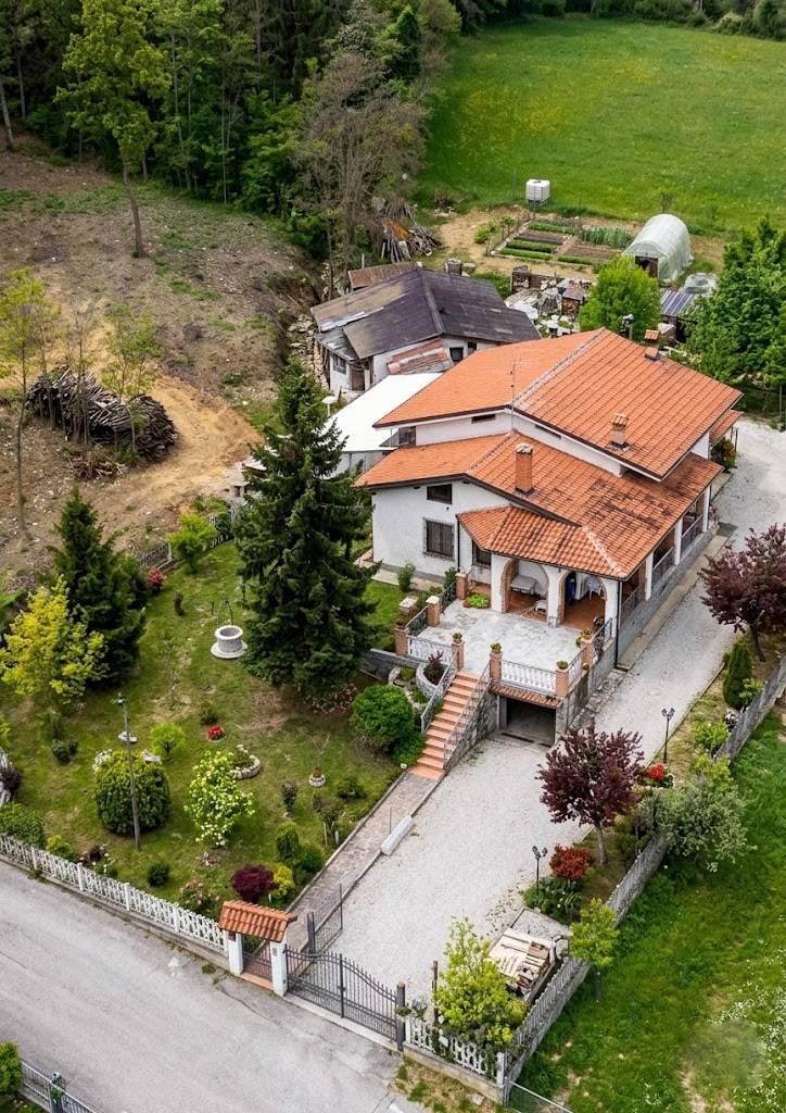 Casa indipendente in Strada dei Zanoni 1, Mondovì — foto 2 di 5
