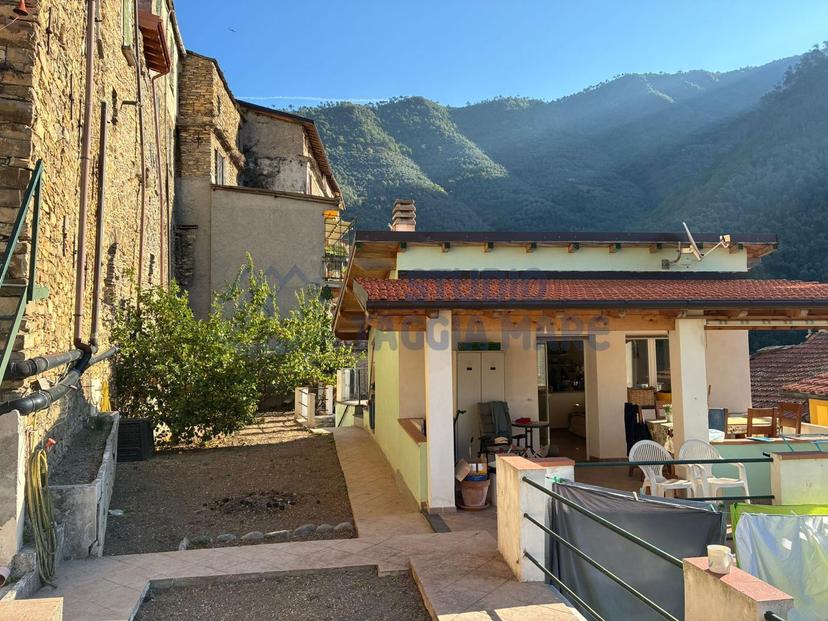 Casa indipendente in Via Vezzargo, Badalucco — foto 4 di 5