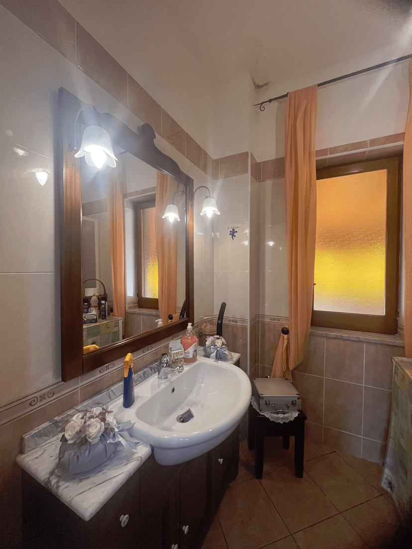 Villa in Viale Giorgio Vasari, Castel Volturno — foto 3 di 5