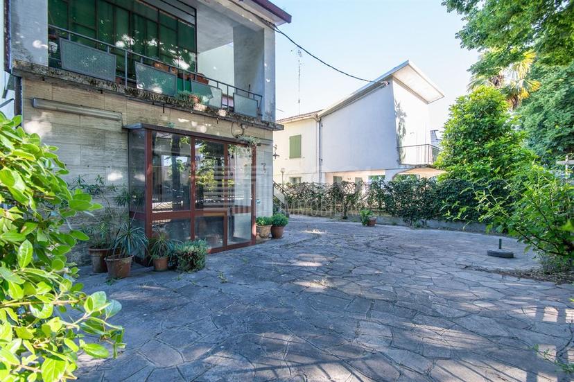 Casa indipendente in Viale Fratelli Cairoli 10, Castel Bolognese — foto 2 di 5
