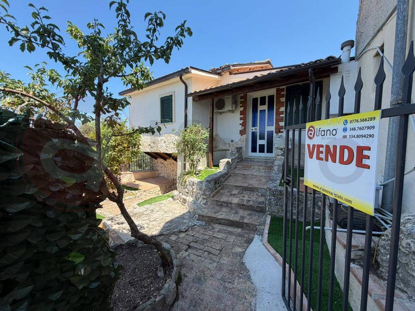 Rustico in Via Manfredi 70, Arce — foto 3 di 5