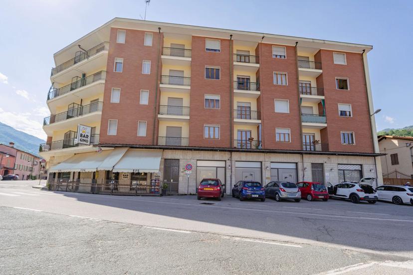 Trilocale in Piazza Vittorio Veneto  44, Paesana — foto 3 di 5
