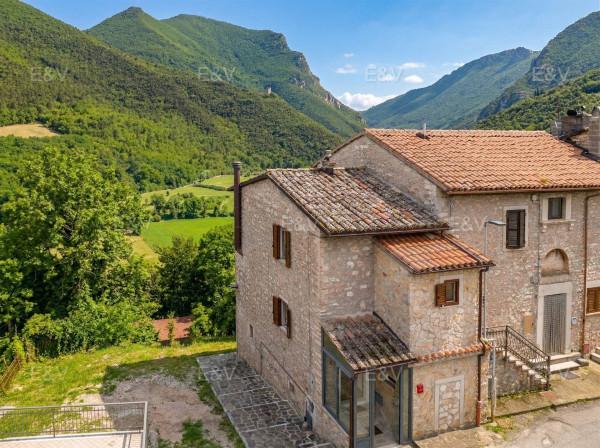 Terratetto plurifamiliare in Via della Cartiera, Ferentillo