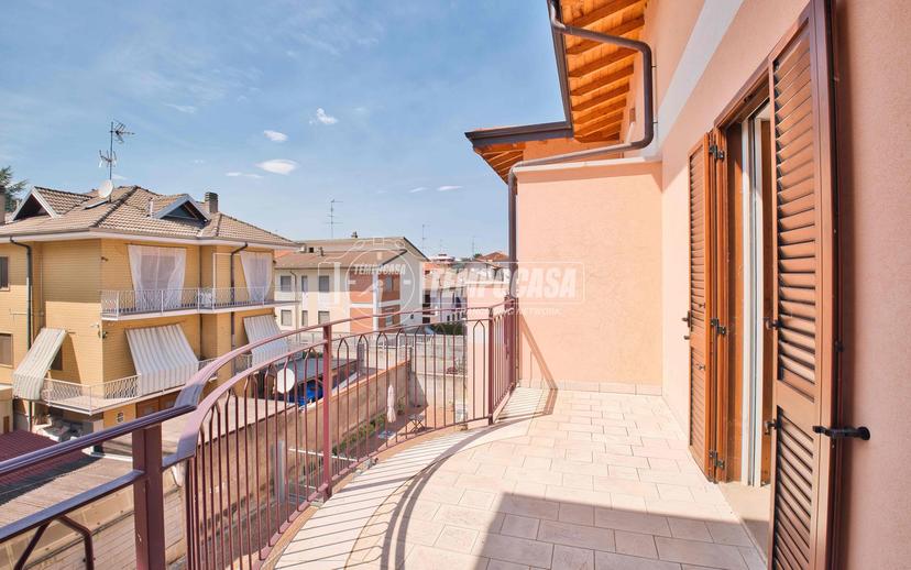 Villa a schiera, Novara