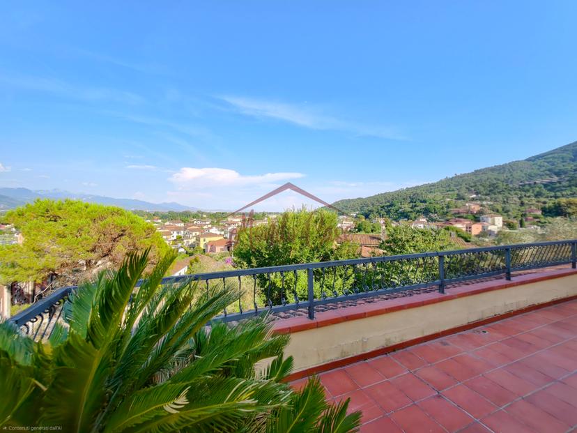 Villa a schiera in Via Camisano 21, Ameglia