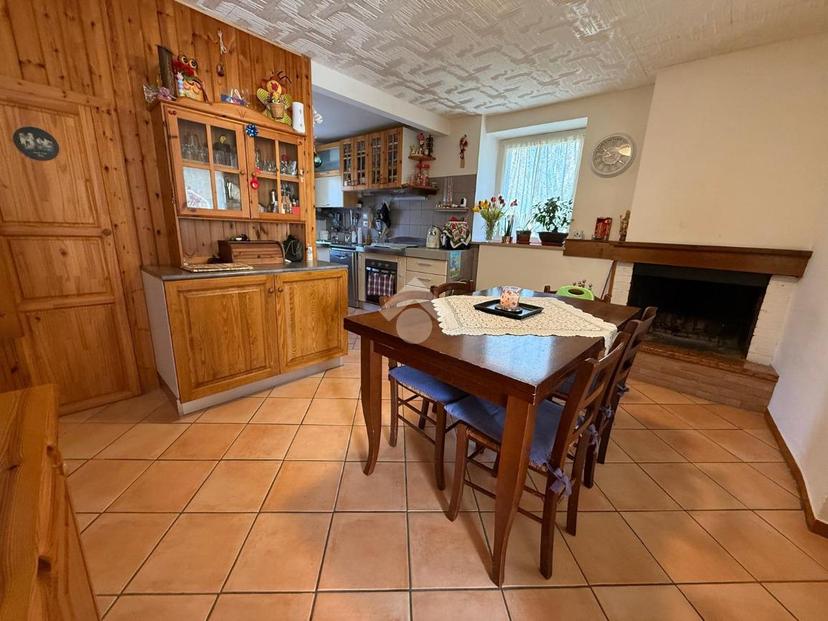 Casa indipendente in Frazione Nerbisci 31, Gubbio — foto 4 di 5