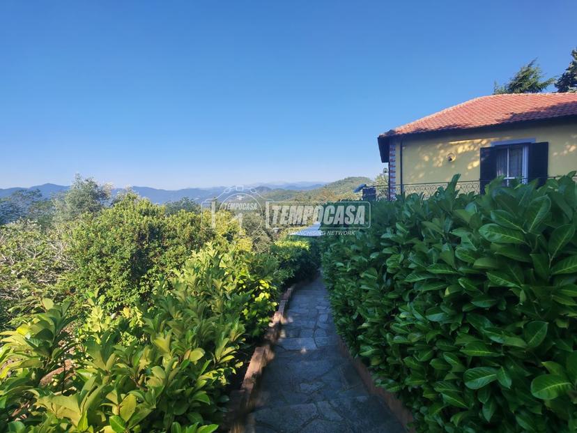 Villa in Strada Provinciale 18, Andora