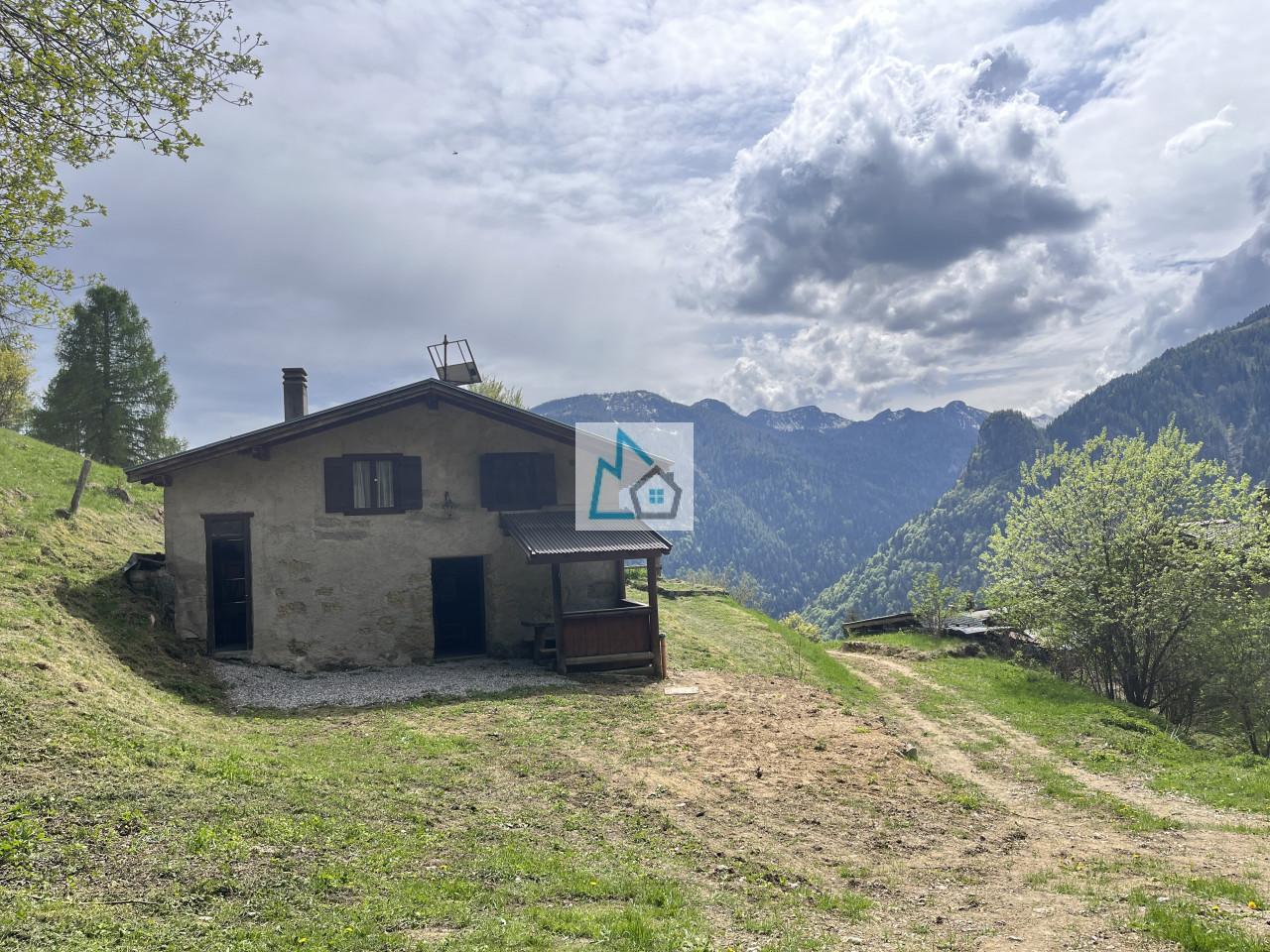 Baita in Val di Daone, Località Varassone, Valdaone