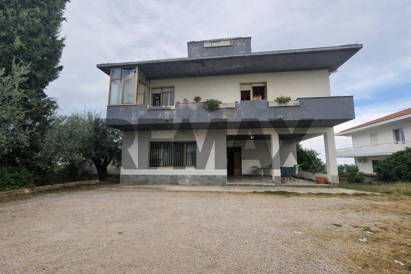 Casa indipendente in Viale dei Pini 73, Collecorvino — foto 4 di 5