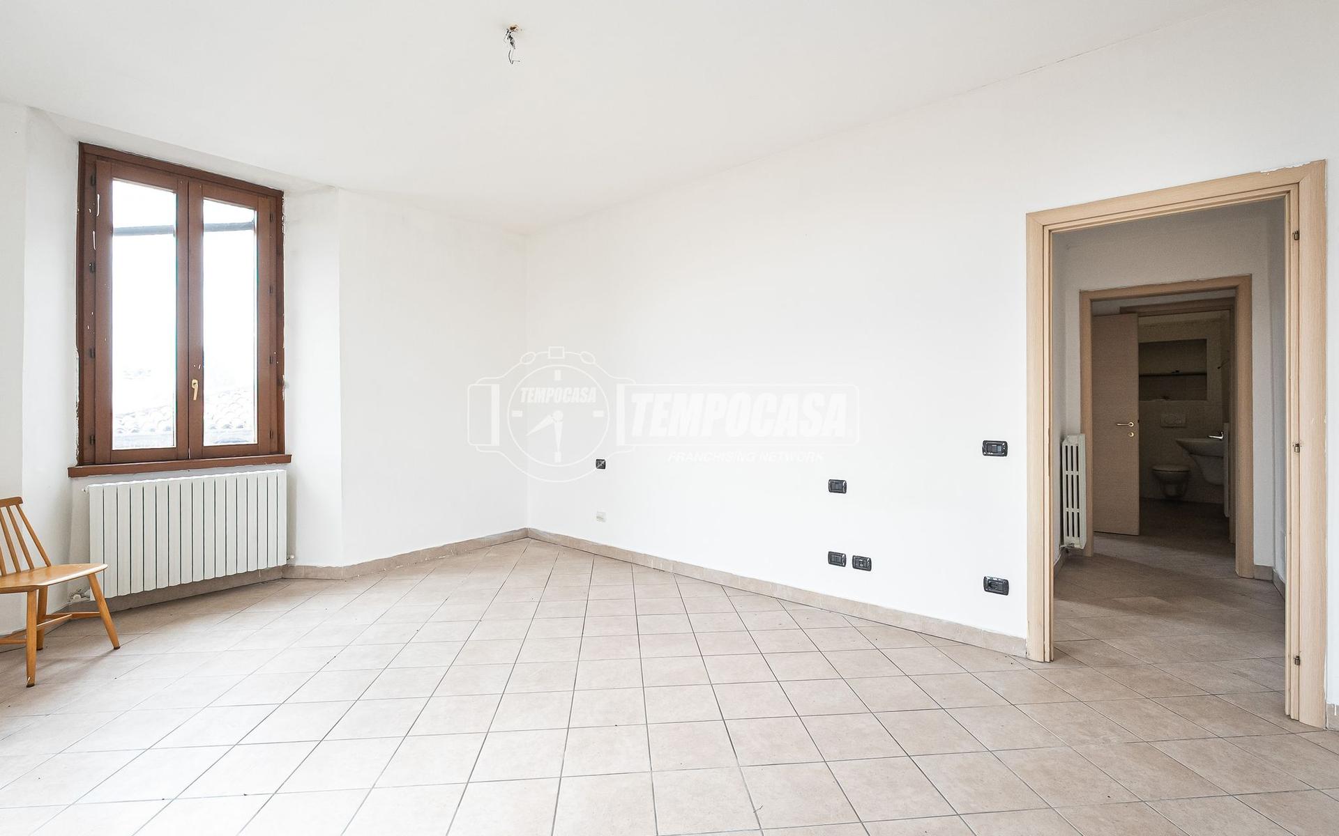 Trilocale in Via Pospagliaro 4, Bosisio Parini
