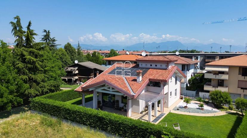 Villa unifamiliare in Via Pratomaggiore, Desenzano del Garda — foto 3 di 5