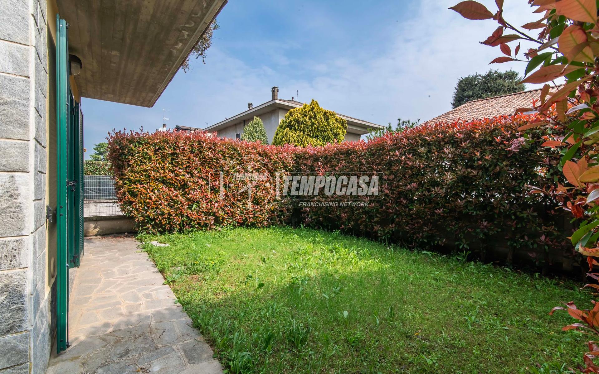 Trilocale in Via per Cerro Maggiore 91/C, Uboldo