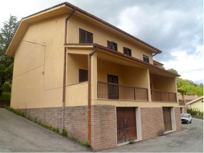 Villa a schiera in Via Manzoni, Rende