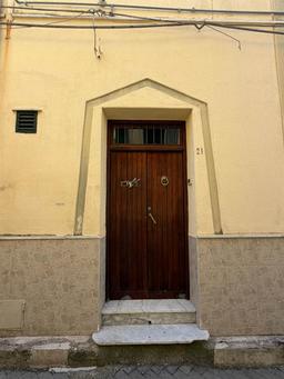 Casa indipendente, Bisacquino