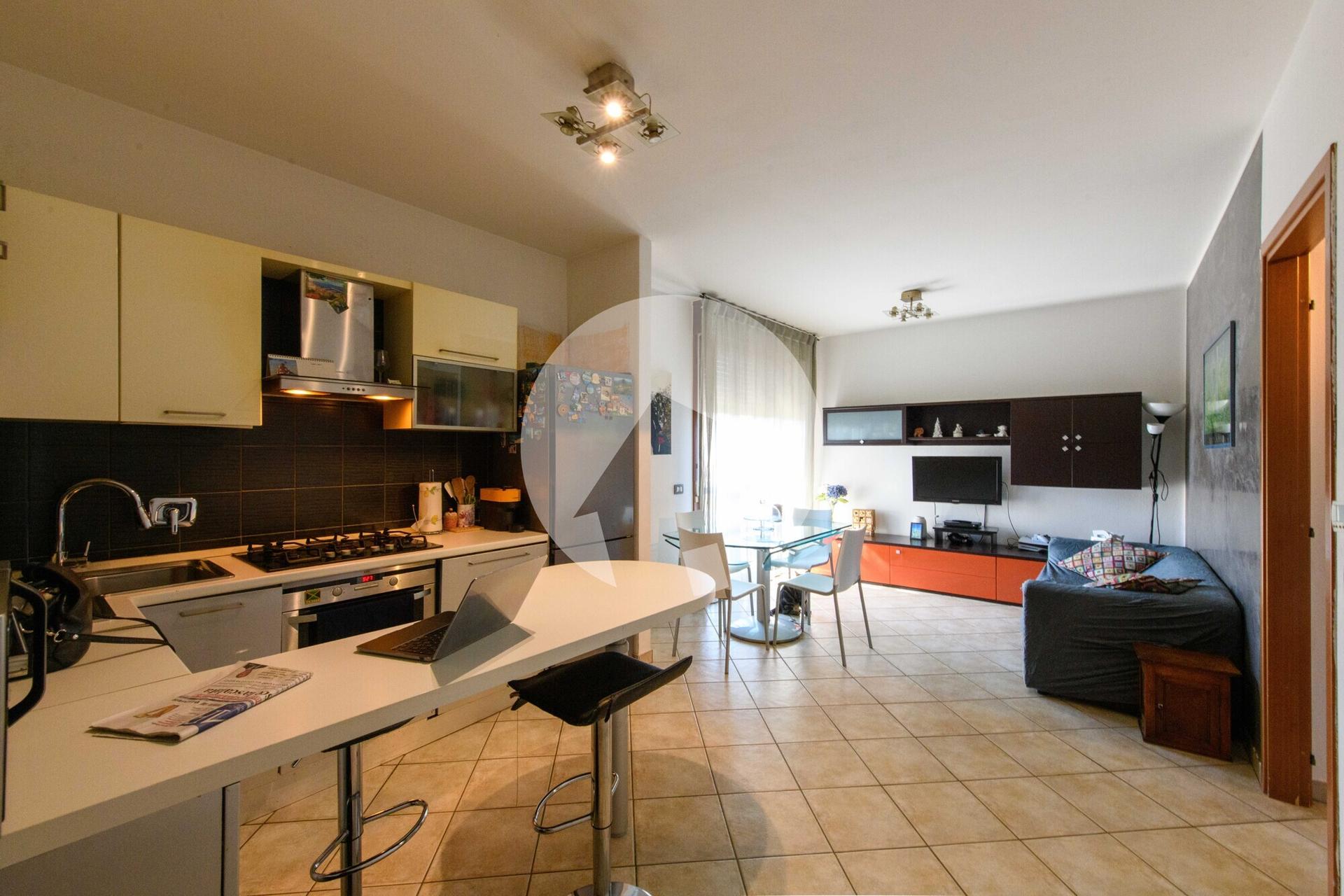 Trilocale in Via Sansovino 21, Reggio nell'Emilia