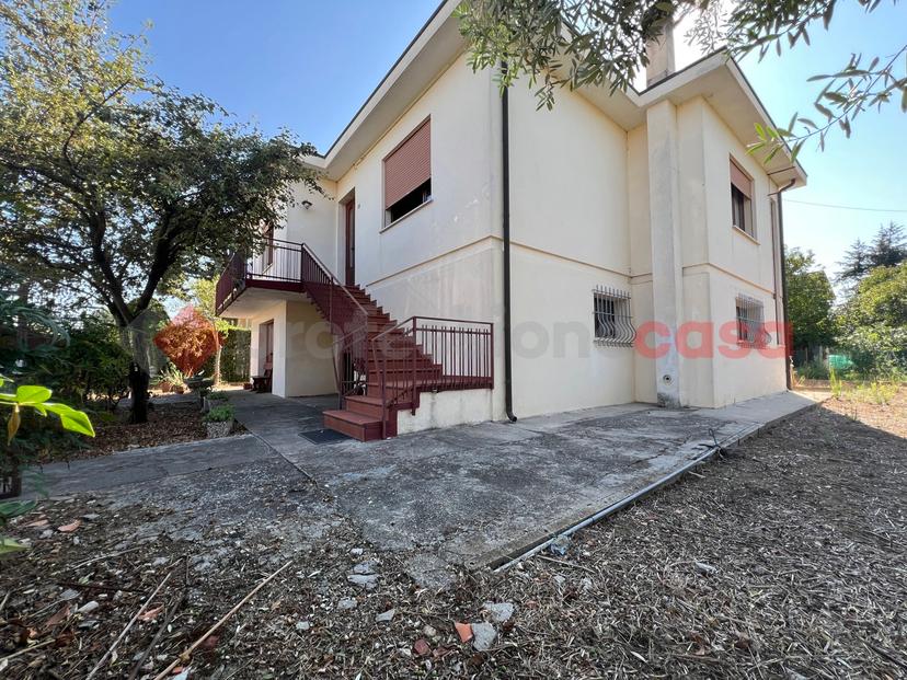 Quadrilocale in Via F. Petrarca Snc, Lendinara — foto 4 di 5