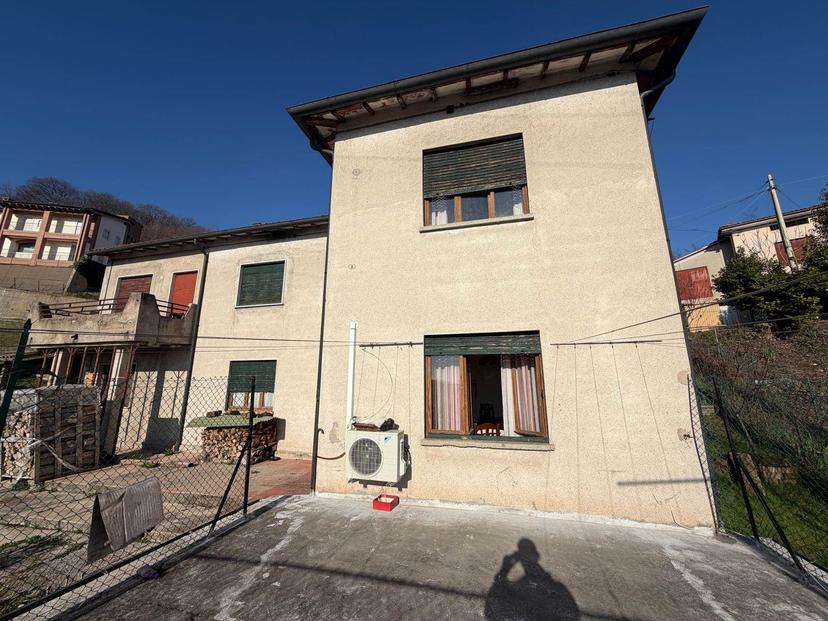 Villa bifamiliare in Via Pasubio, Montorso Vicentino — foto 5 di 5