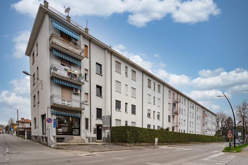 Trilocale in Via Alessandro Volta 35, Concorezzo — foto 2 di 5