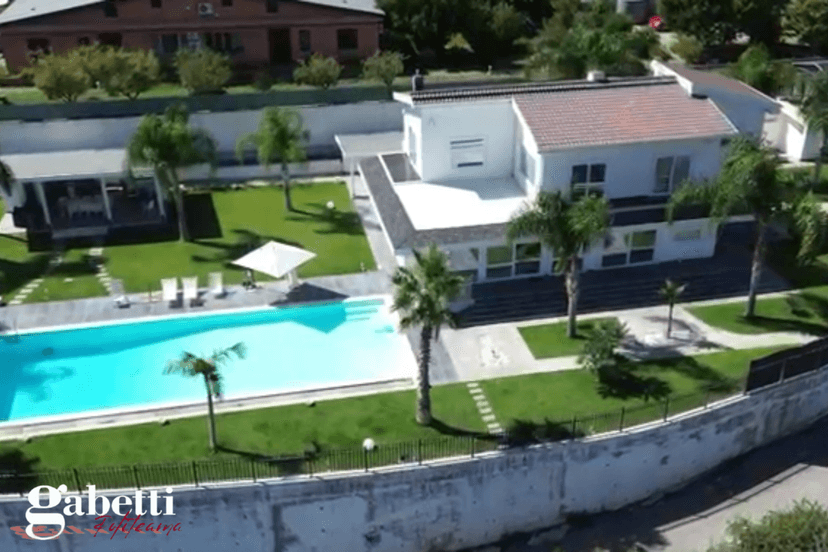 Villa in Via Costantino 28, Palermo
