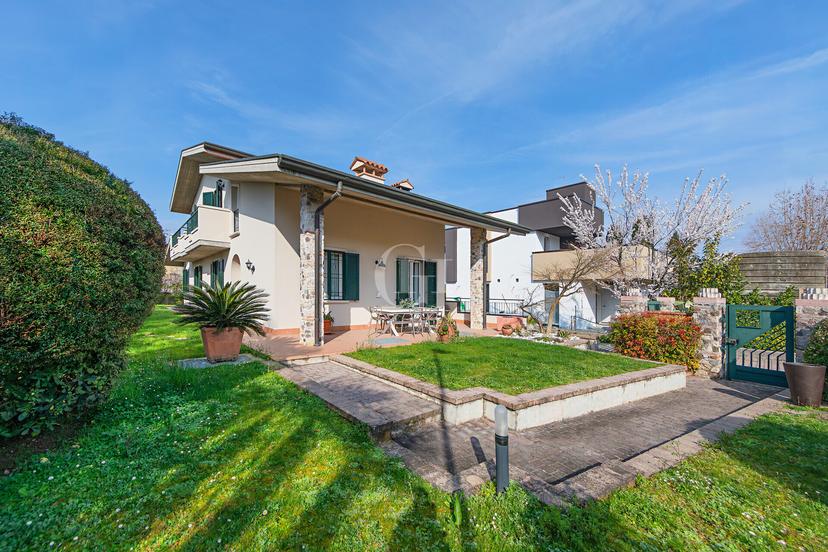 Casa indipendente in Sebino 13, Sirmione — foto 5 di 5